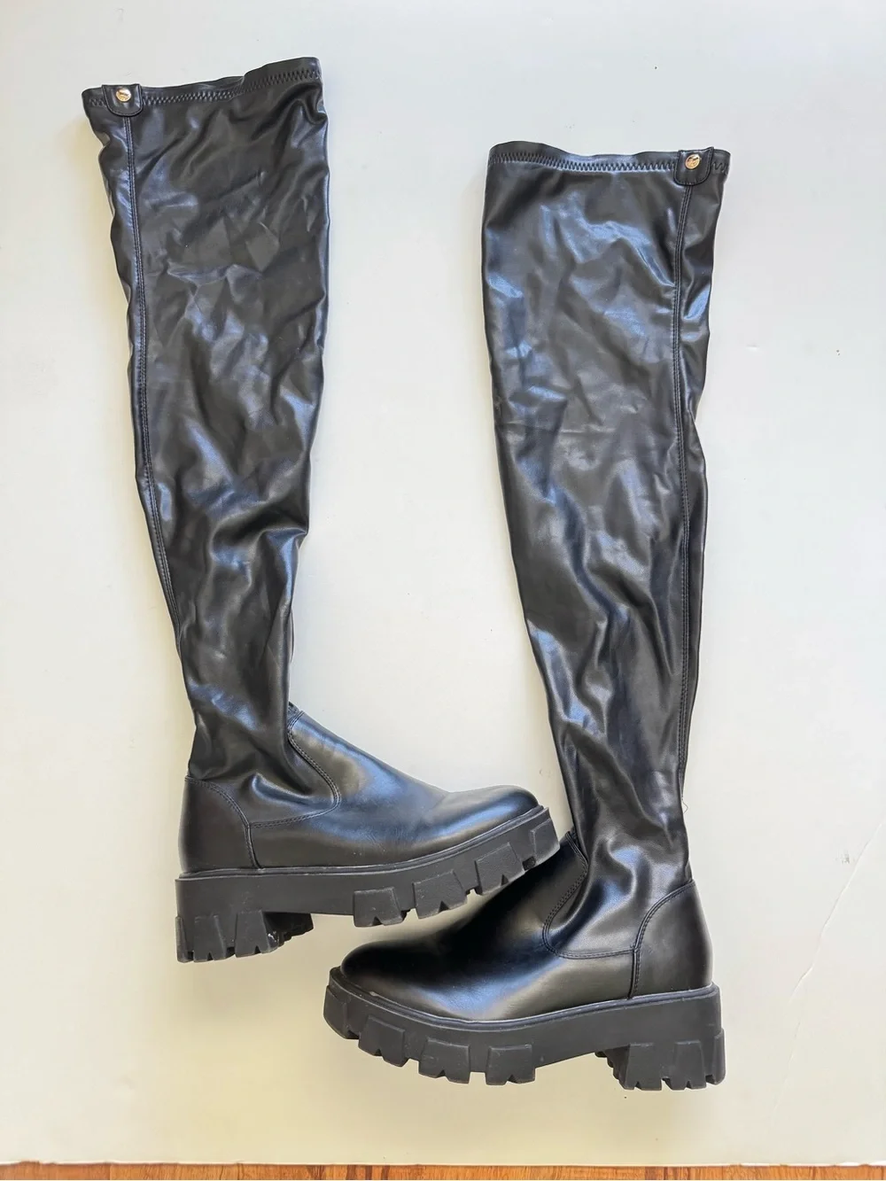 Azalea Wang stylish over